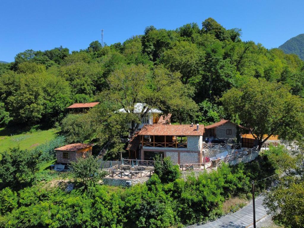 Sadmeli Winery Hotel Ambrolauri Exterior photo